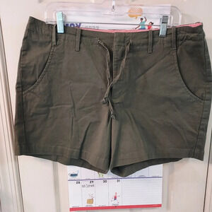 Lee Just Below the Waist Army/Olive Green Shorts in Size 16M